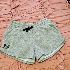 Under Armour gray fleece short, nwot